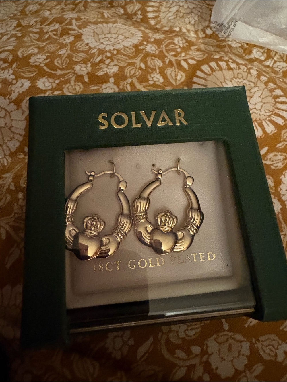 Solvar 18ct Gold Plated Claddagh Hoop Earrings - Gold
